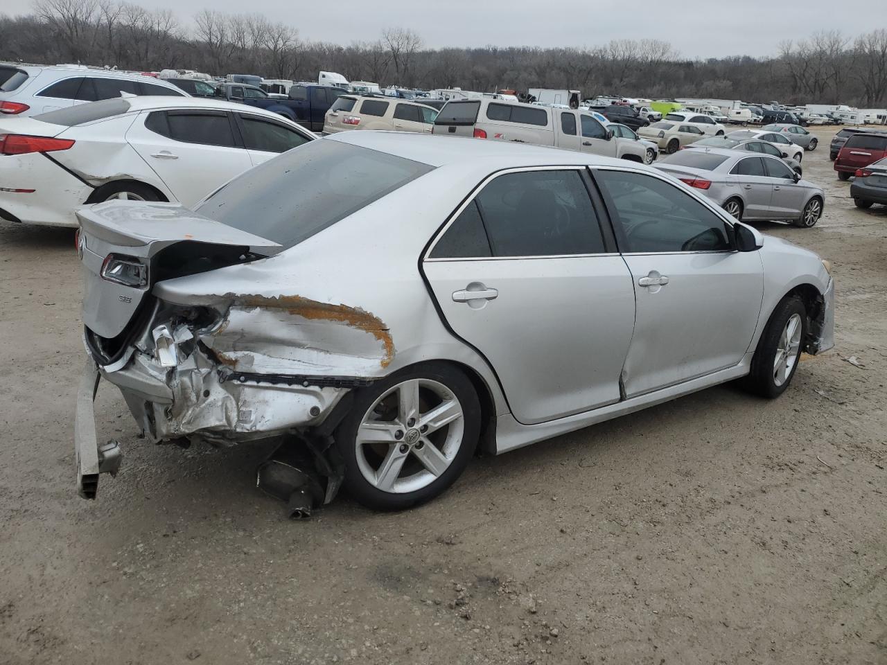 2014 Toyota Camry - Image 3