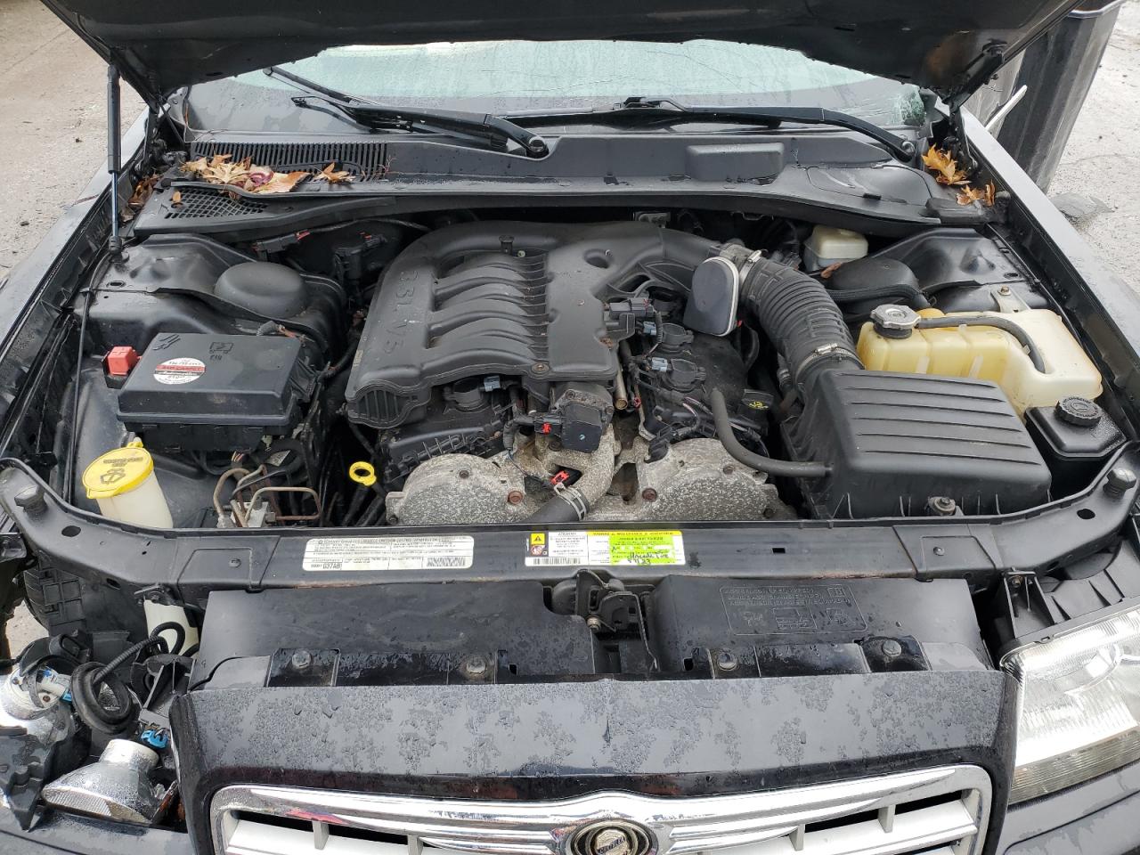 2010 Chrysler 300 - Image 11