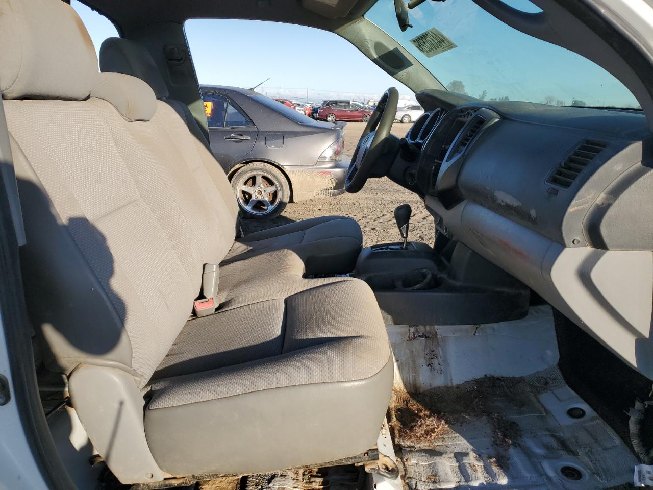 2014 Toyota Tacoma - Image 10