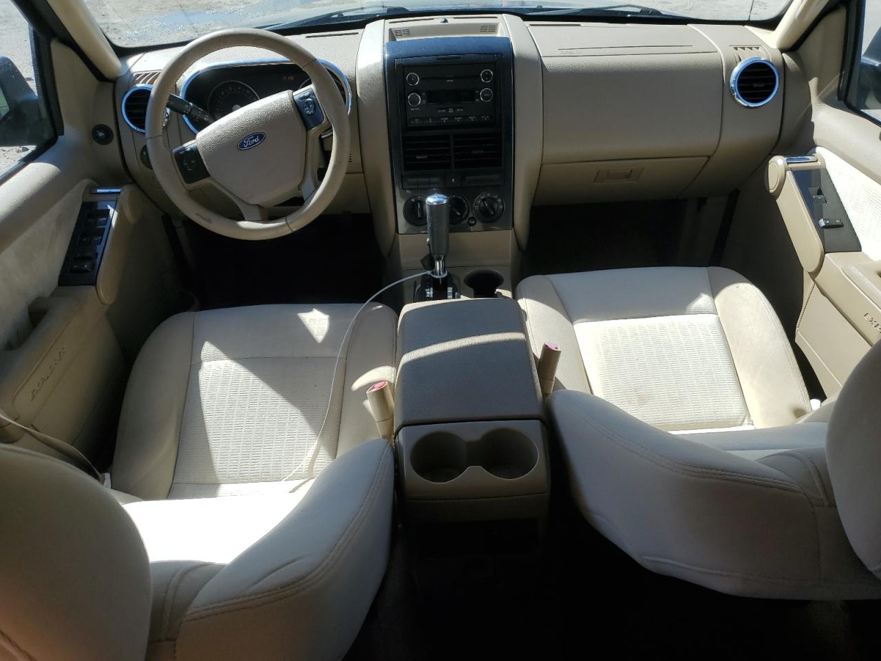 2010 Ford Explorer - Image 8