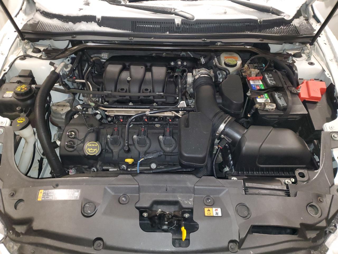 2015 Ford Taurus - Image 11