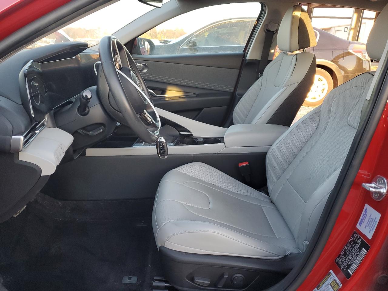 2023 Hyundai Elantra - Image 7