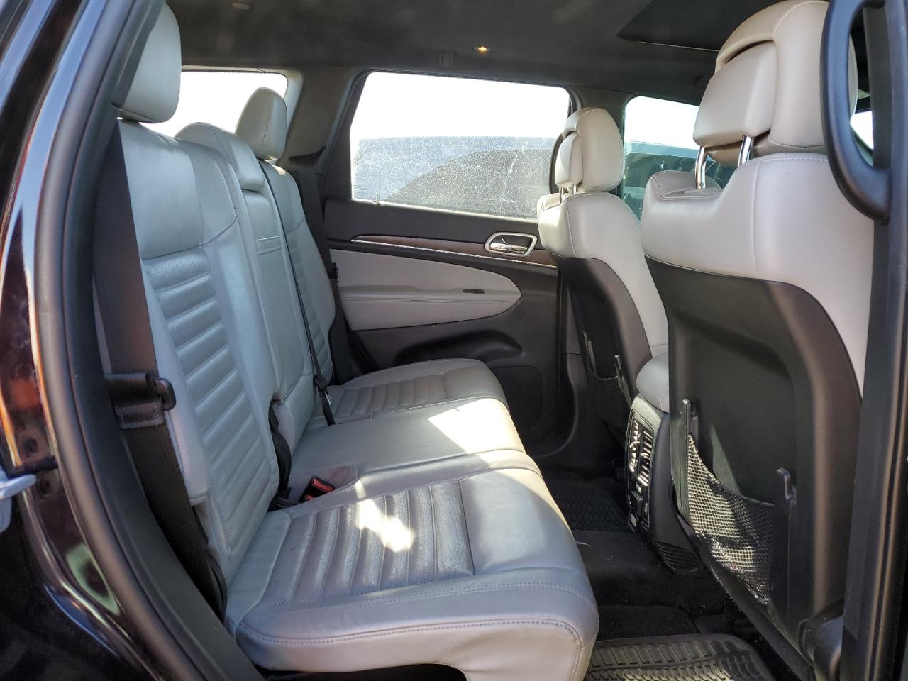 2018 Jeep Grand Cherokee - Image 11