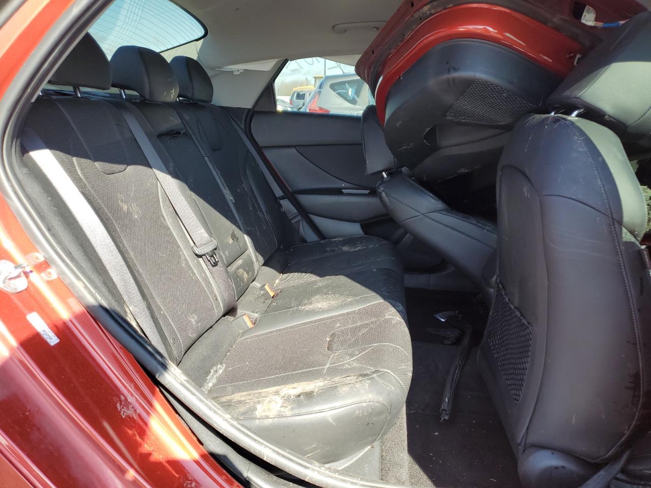 2021 Hyundai Elantra - Image 10