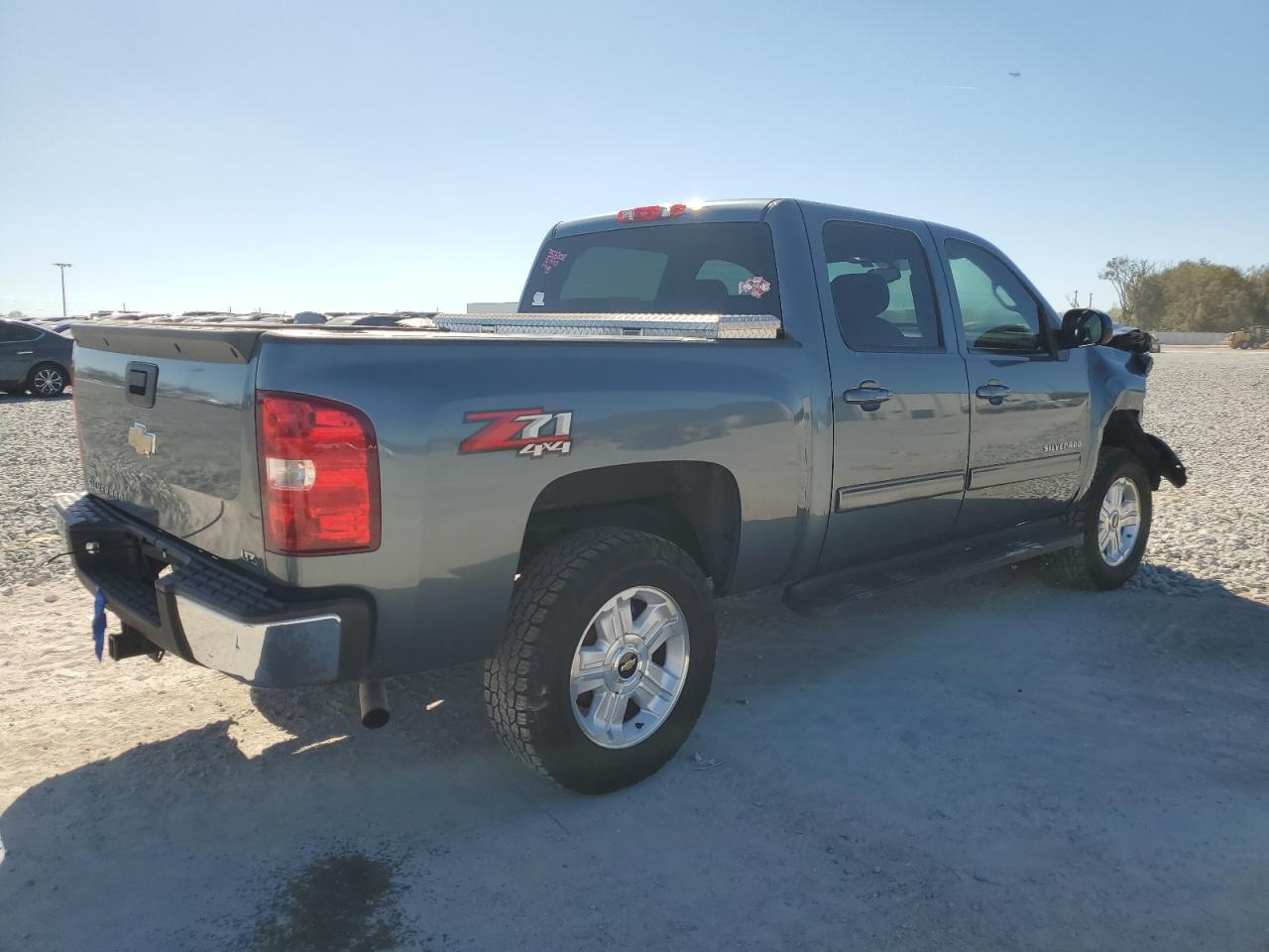 2010 Chevrolet Silverado - Image 3