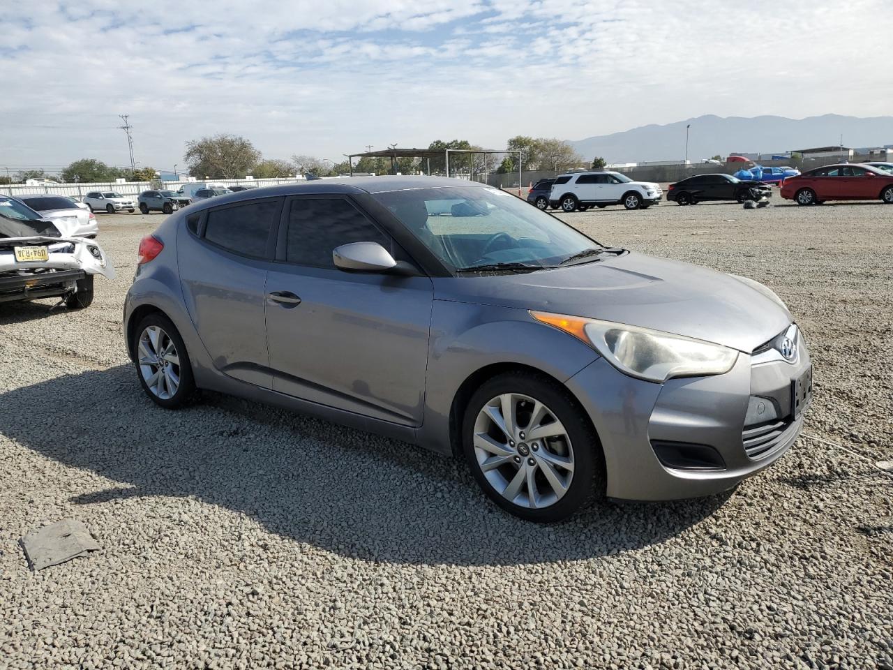 2016 Hyundai Veloster - Image 4