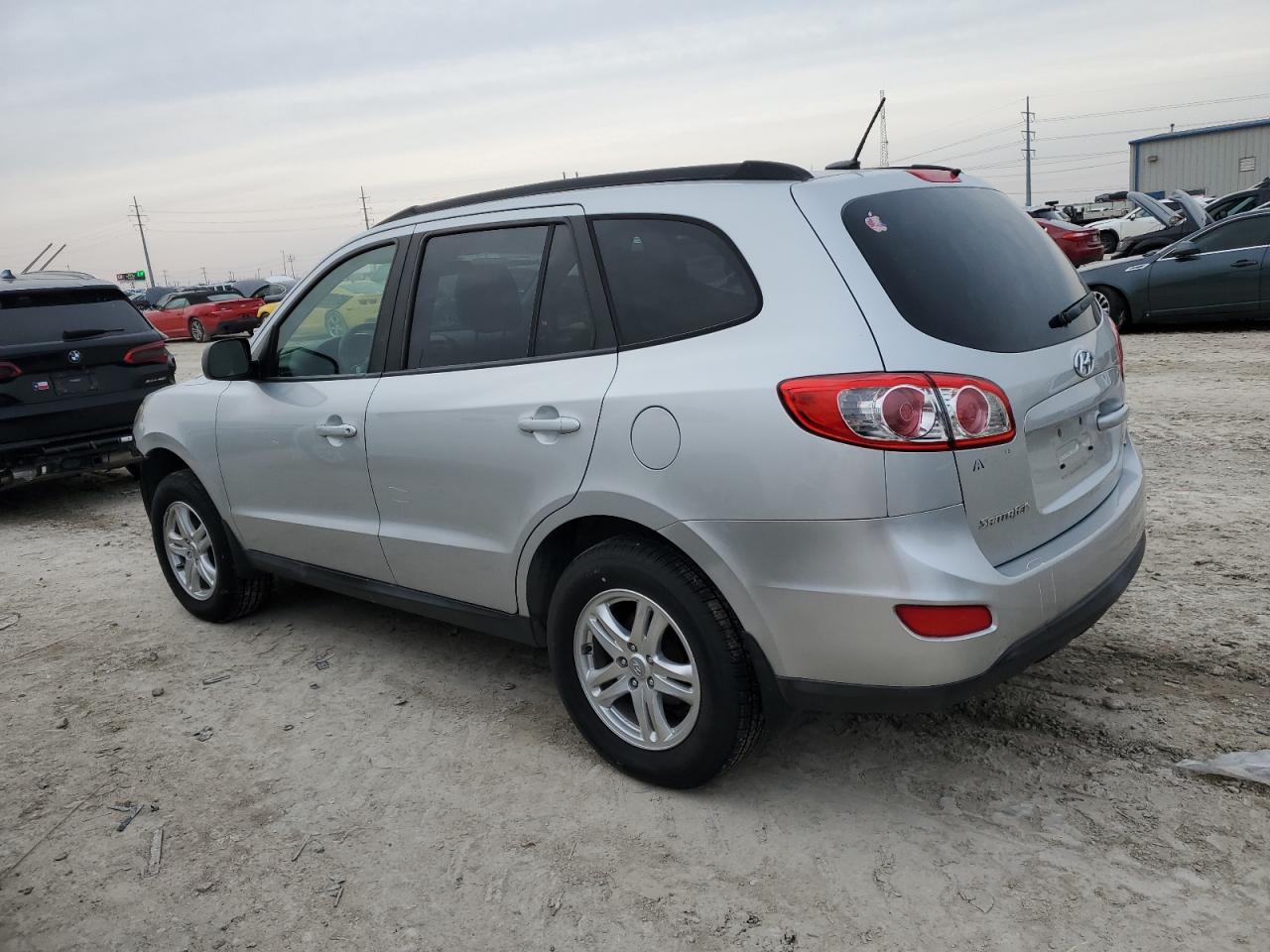 2012 Hyundai Santa Fe - Image 2