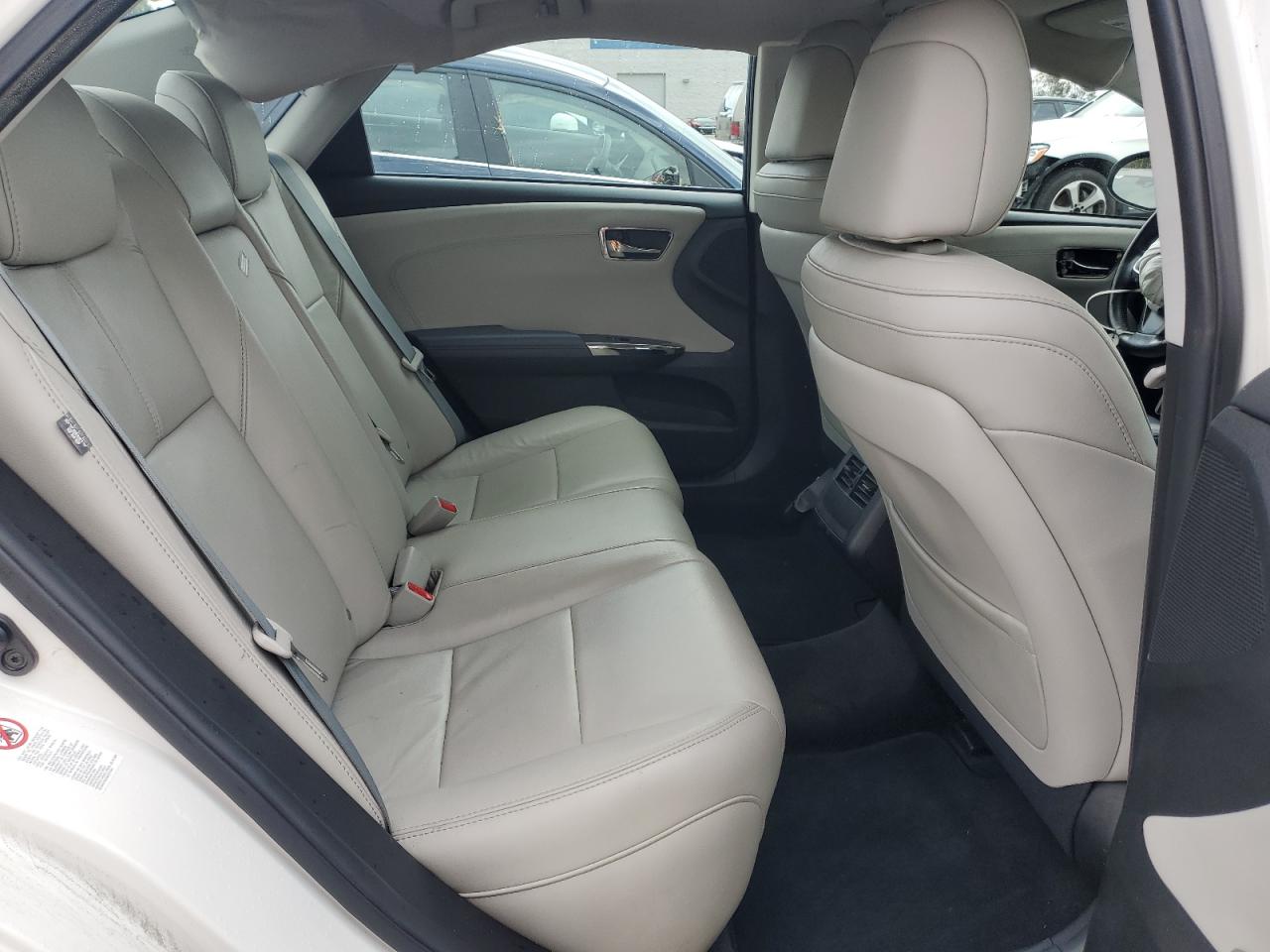 2015 Toyota Avalon - Image 10