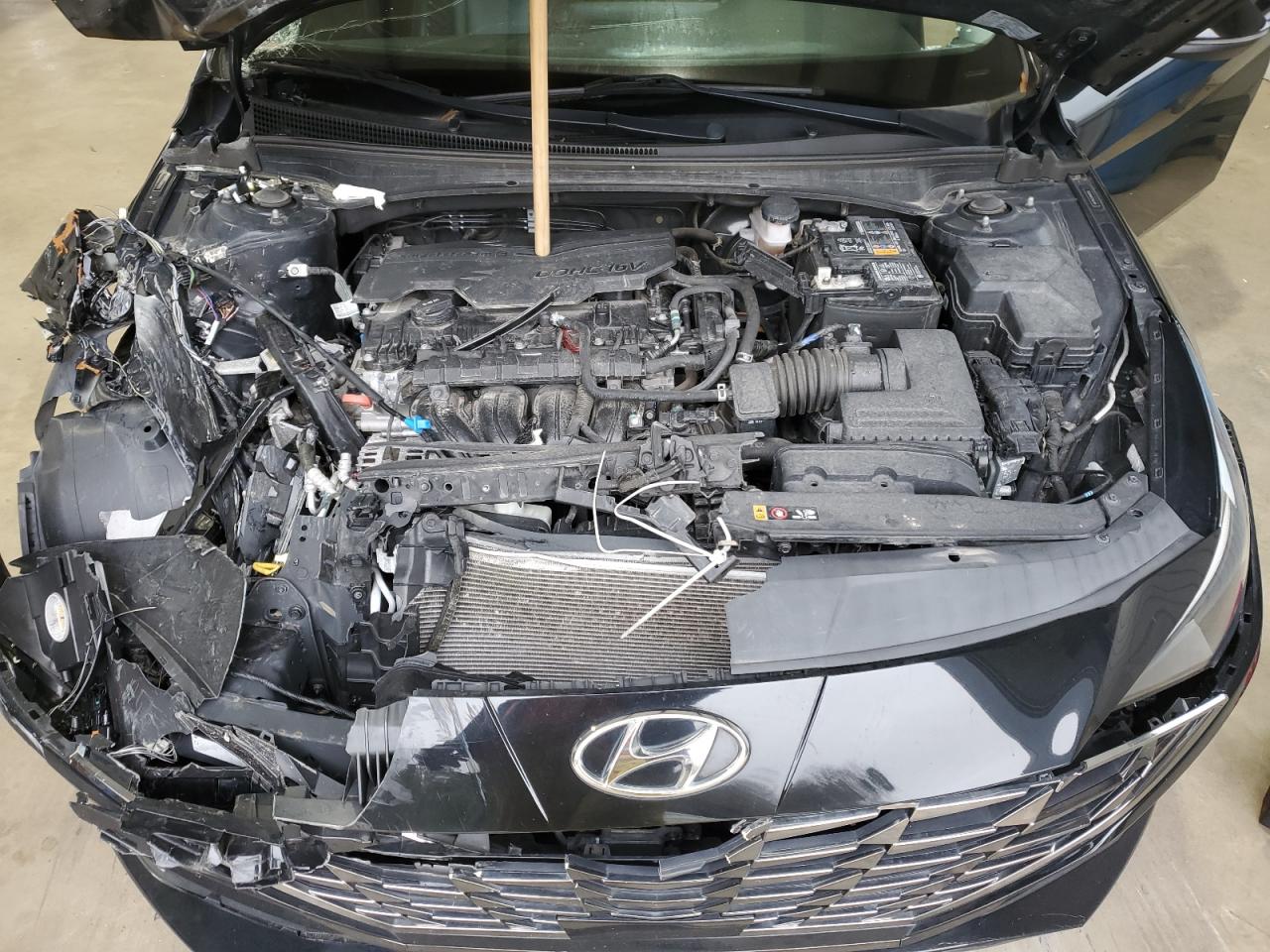 2021 Hyundai Elantra - Image 11
