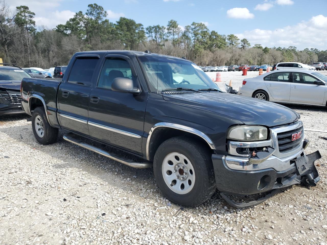 2005 GMC Sierra - Image 4