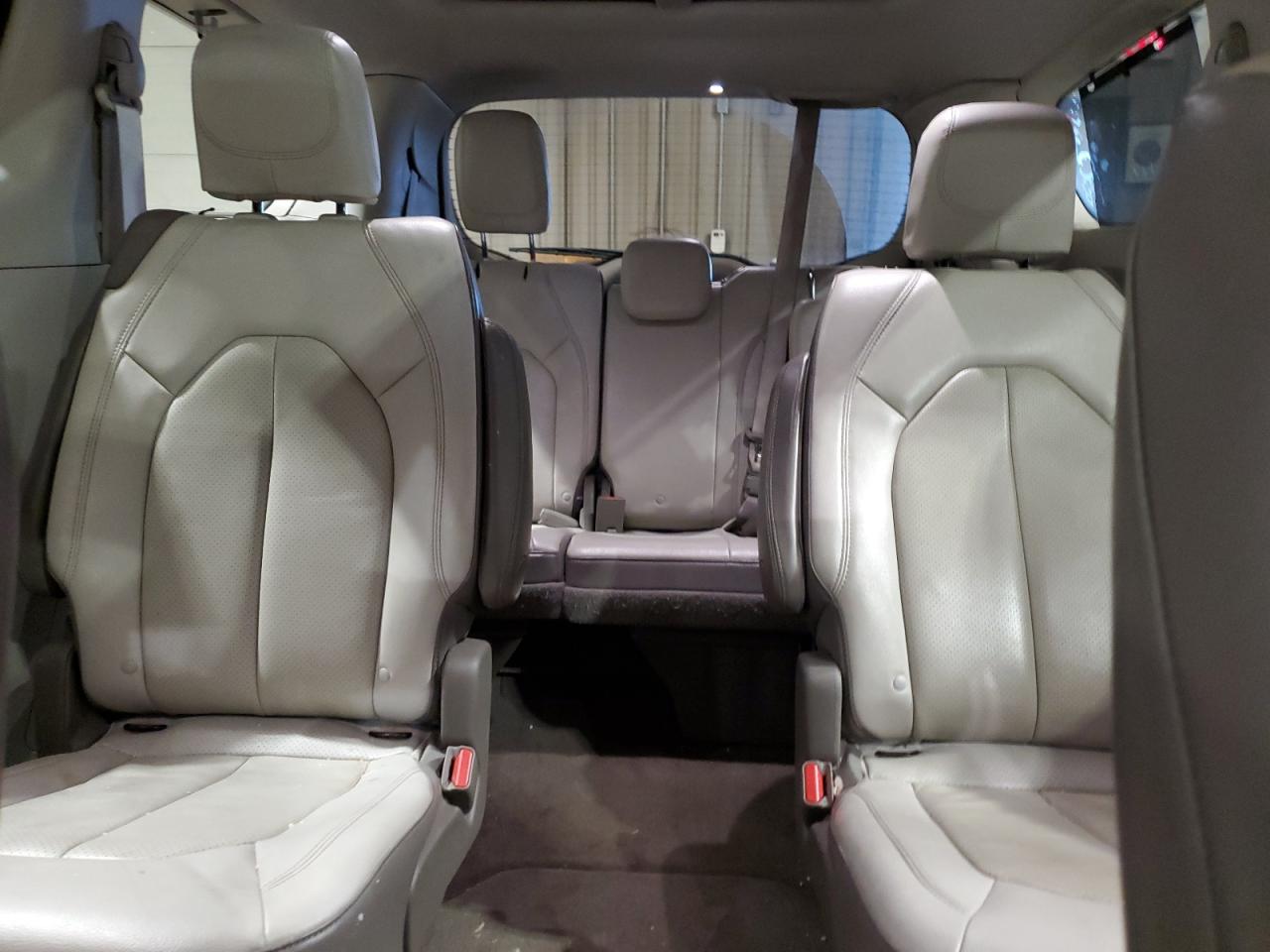 2019 Chrysler Pacifica - Image 10
