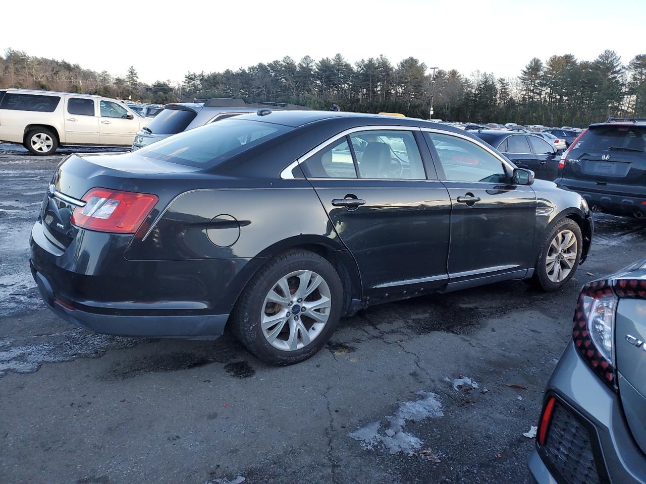 2011 Ford Taurus - Image 3
