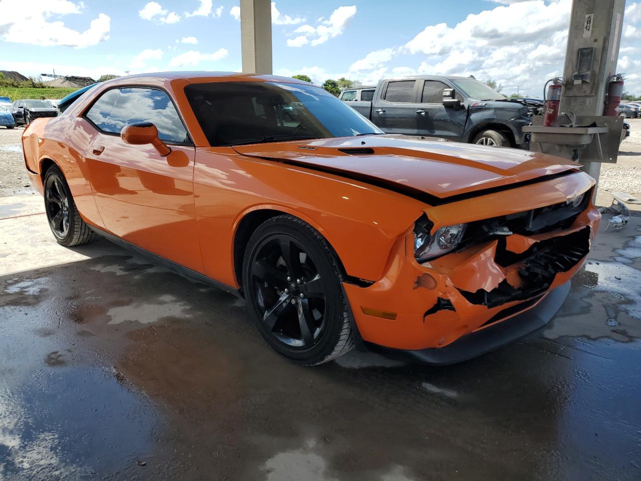 2014 Dodge Challenger - Image 4