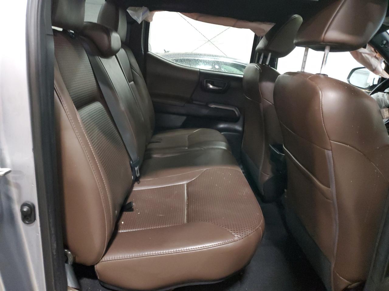 2017 Toyota Tacoma - Image 11