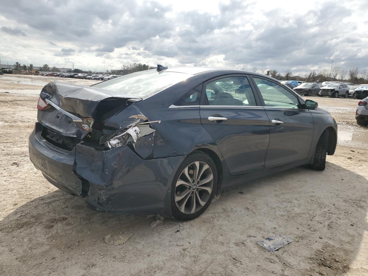 2012 Hyundai Sonata - Image 3