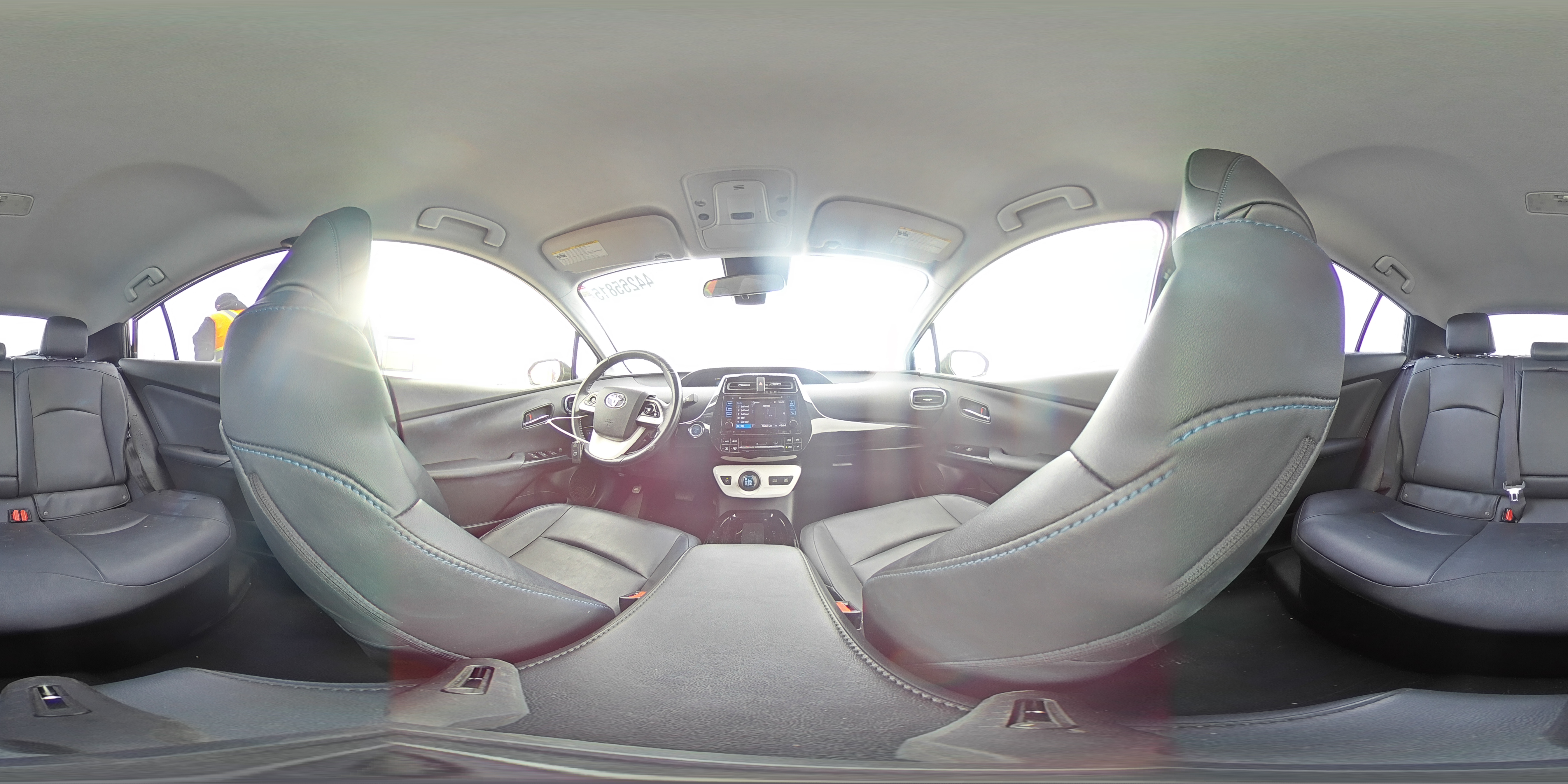 2017 Toyota Prius - Image 13