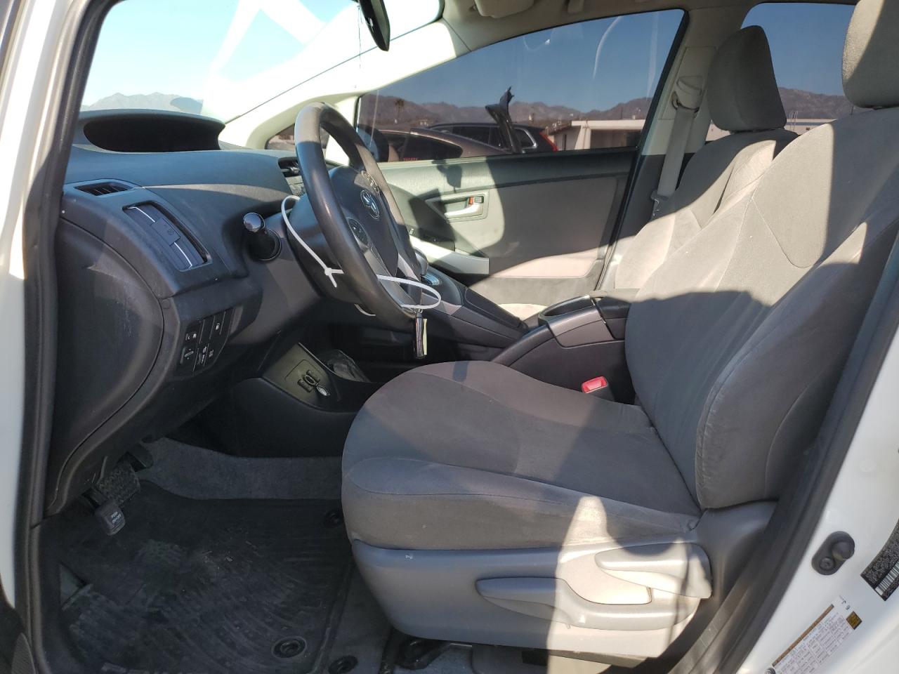 2013 Toyota Prius - Image 7
