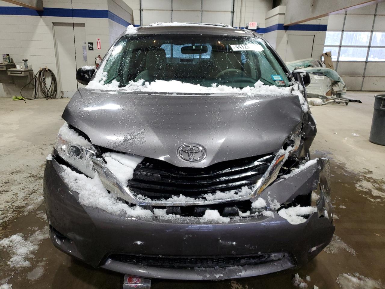 2011 Toyota Sienna - Image 5