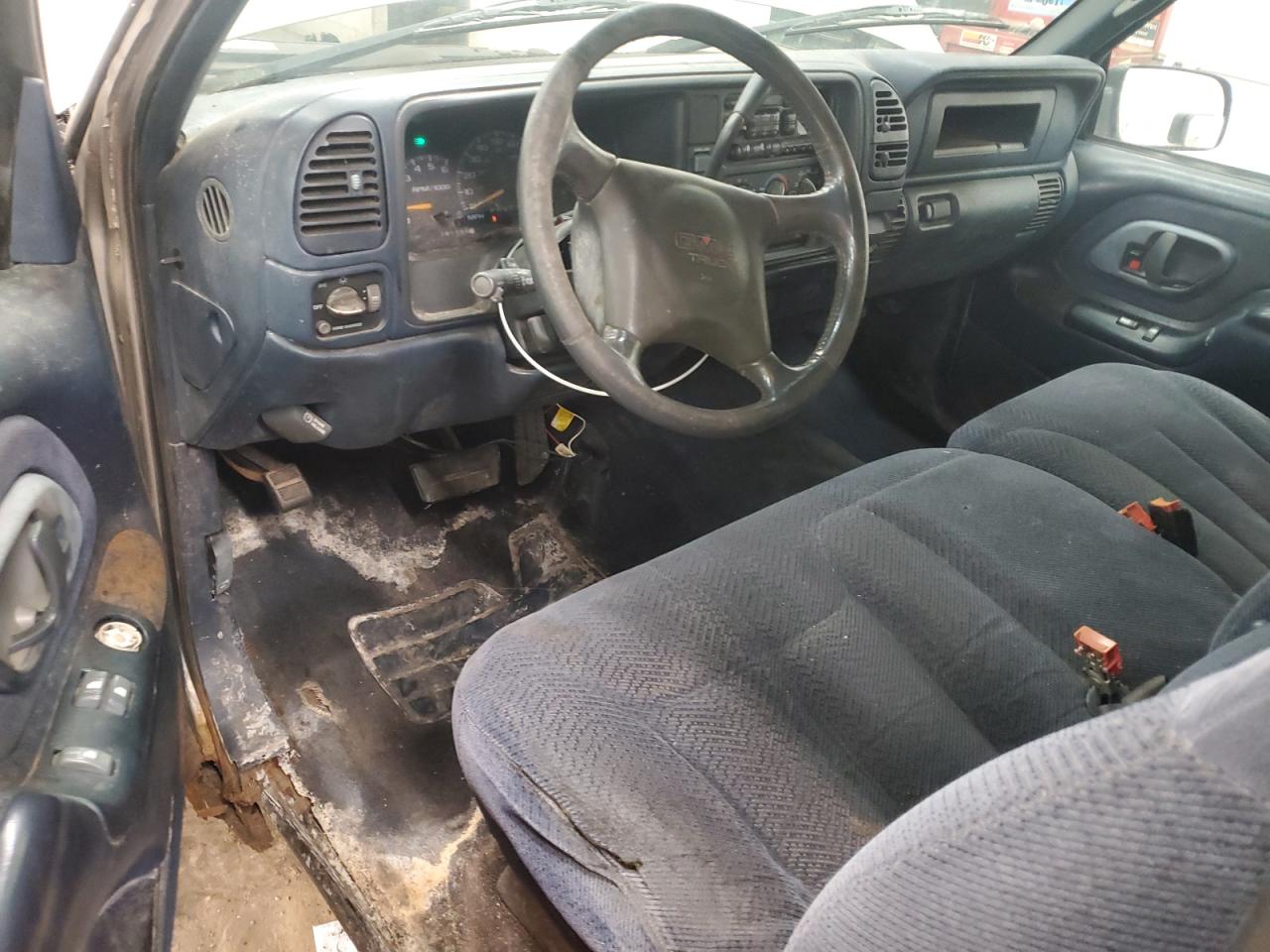 2000 GMC Sierra - Image 8