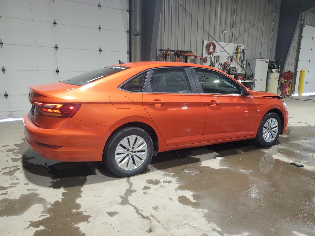 2019 Volkswagen Jetta - Image 3
