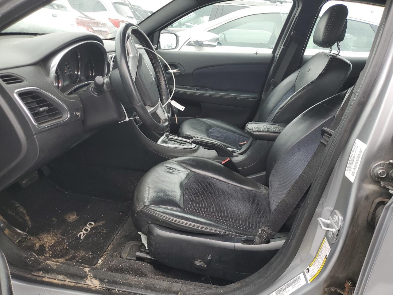 2014 Chrysler 200 - Image 7