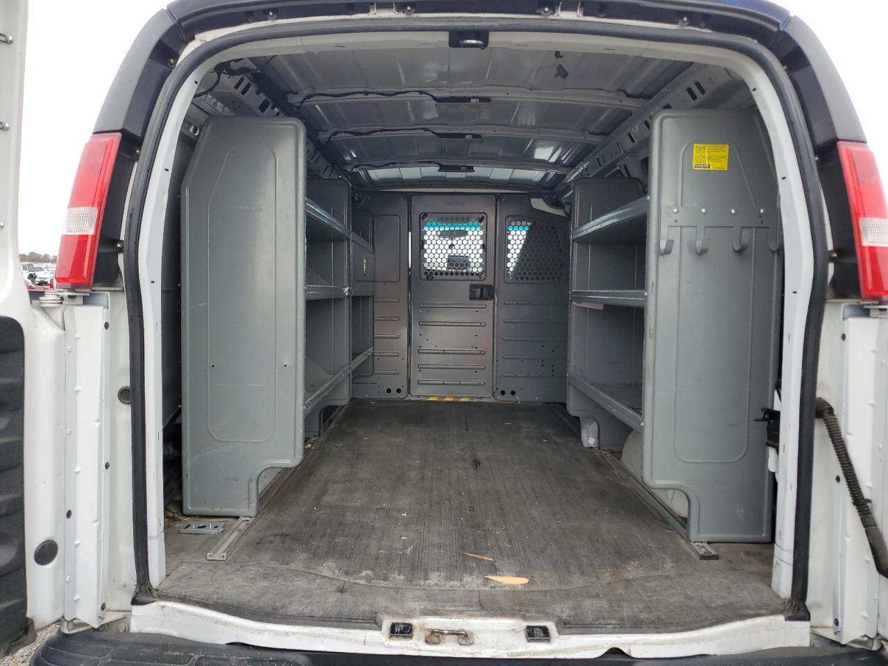 2017 Chevrolet Express - Image 10