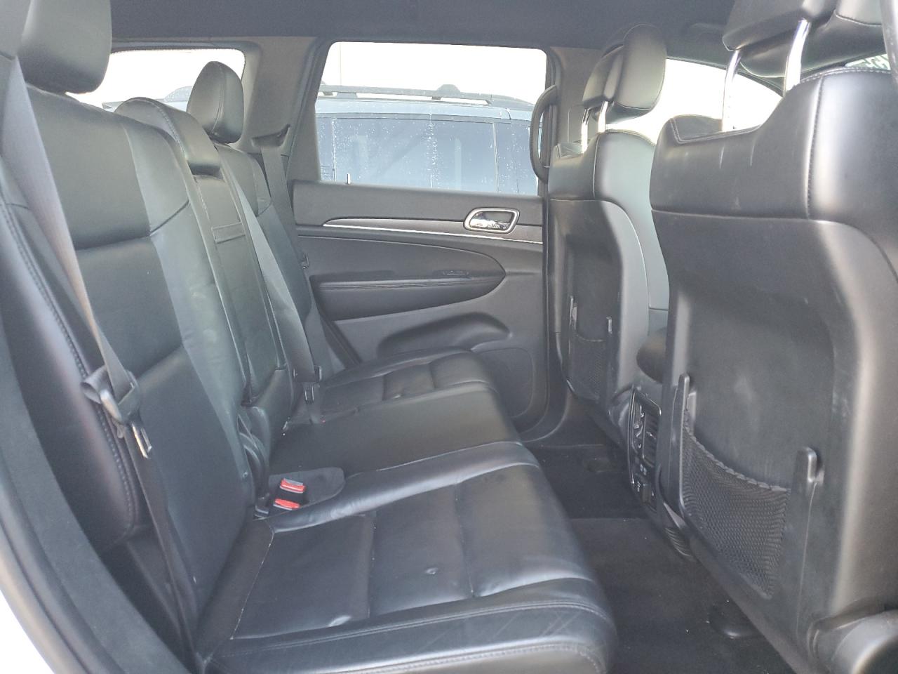 2018 Jeep Grand Cherokee - Image 11