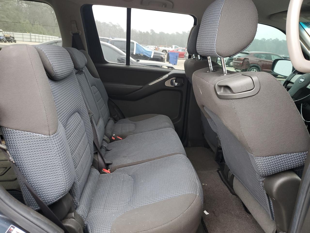 2005 Nissan Pathfinder - Image 11