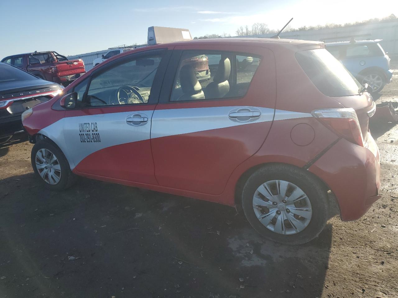 2012 Toyota Yaris - Image 2