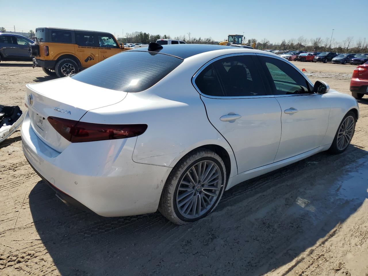 2019 Alfa Romeo Giulia - Image 3