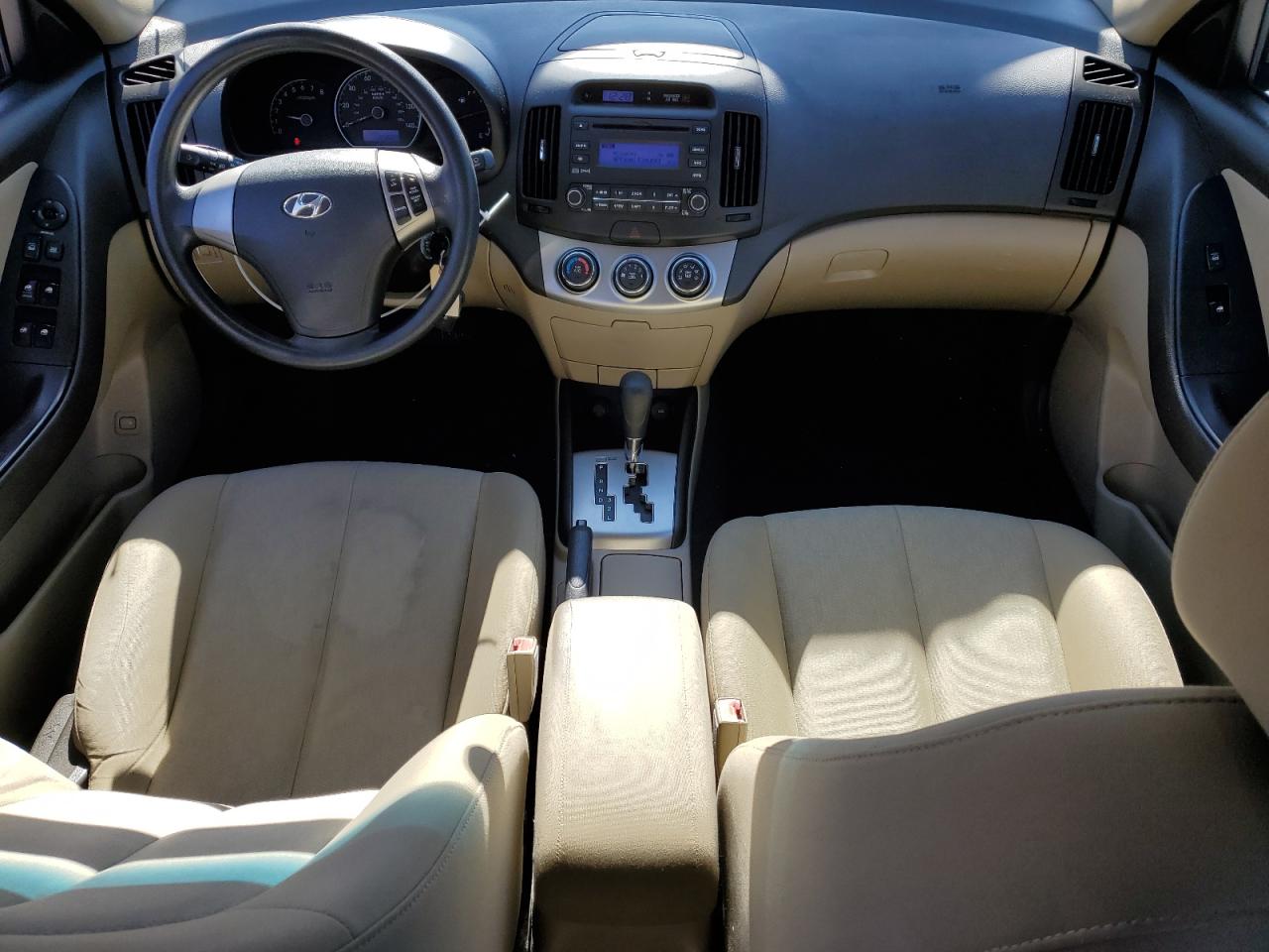 2010 Hyundai Elantra - Image 8