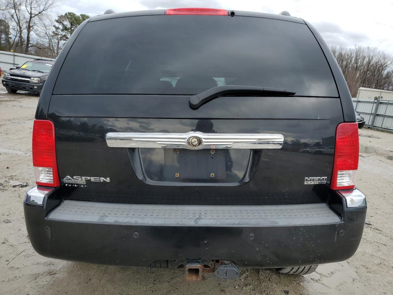2007 Chrysler Aspen - Image 6