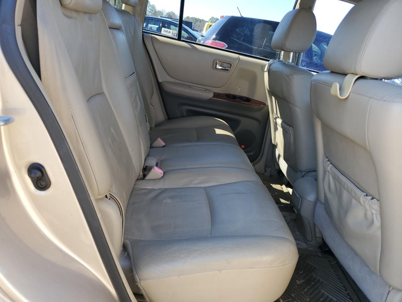 2004 Toyota Highlander - Image 11