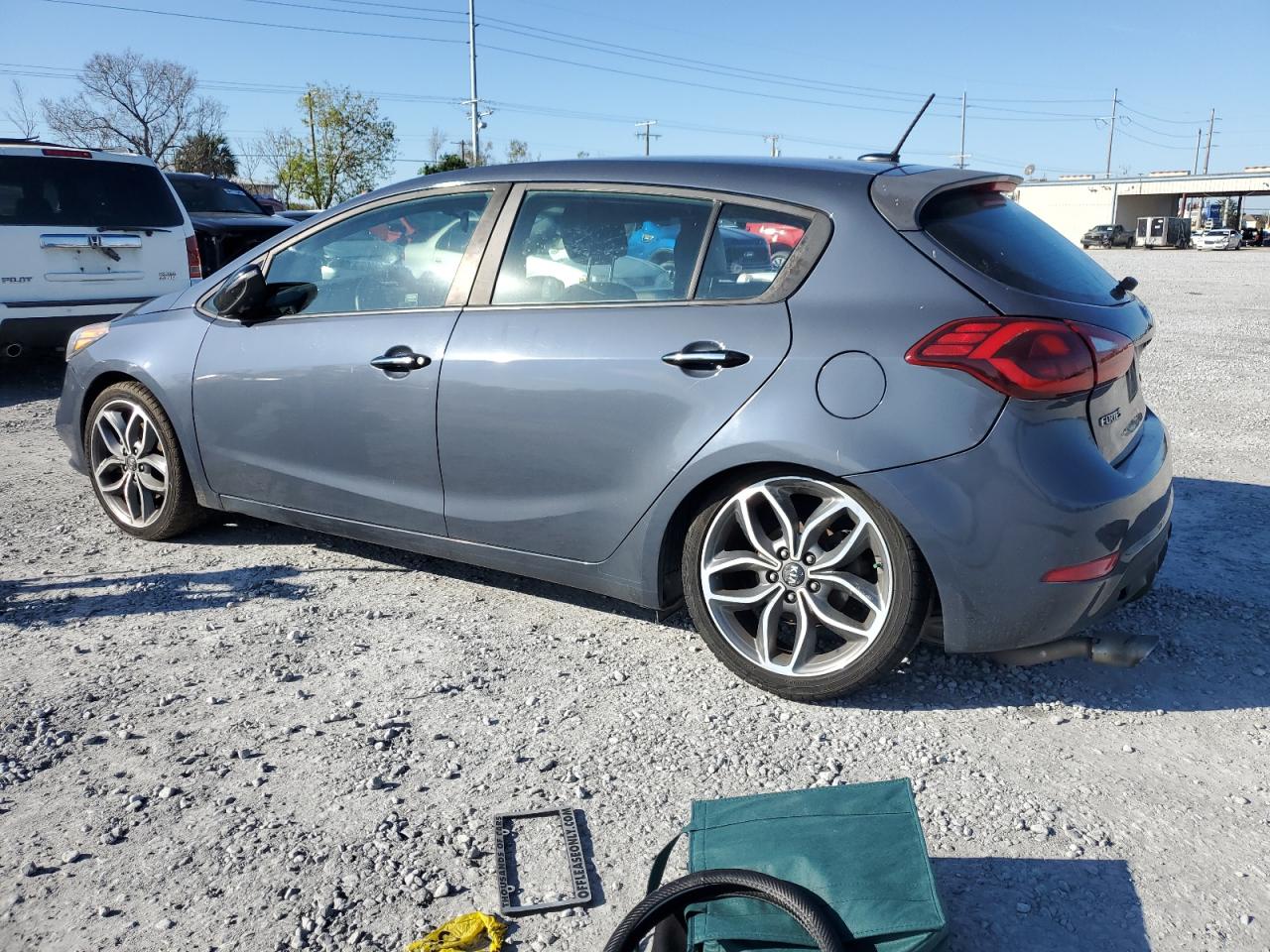 2016 Kia Forte - Image 2