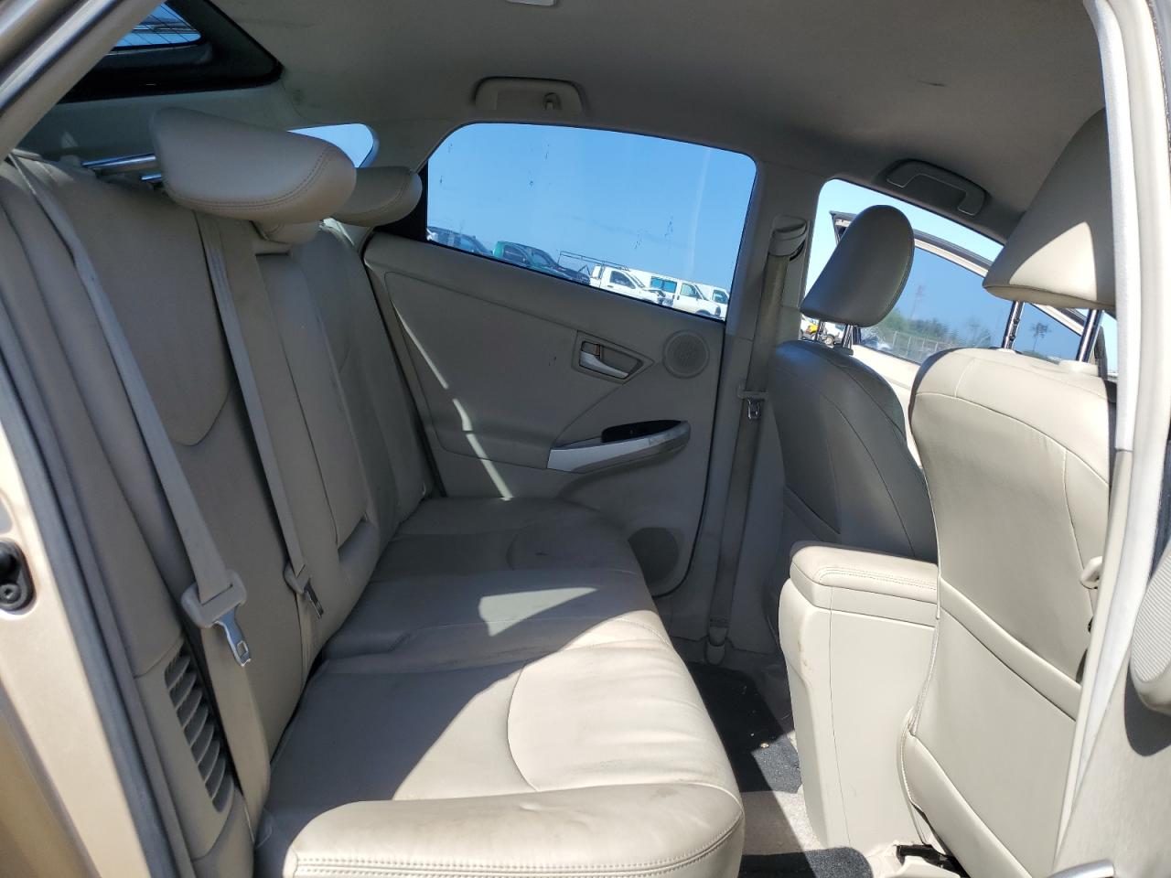 2010 Toyota Prius - Image 10
