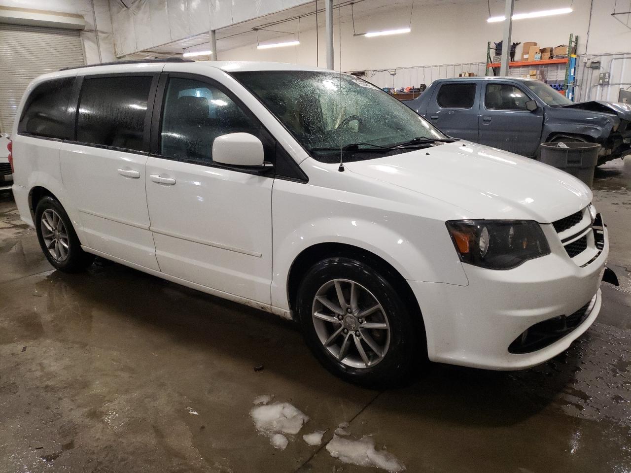 2014 Dodge Caravan - Image 4