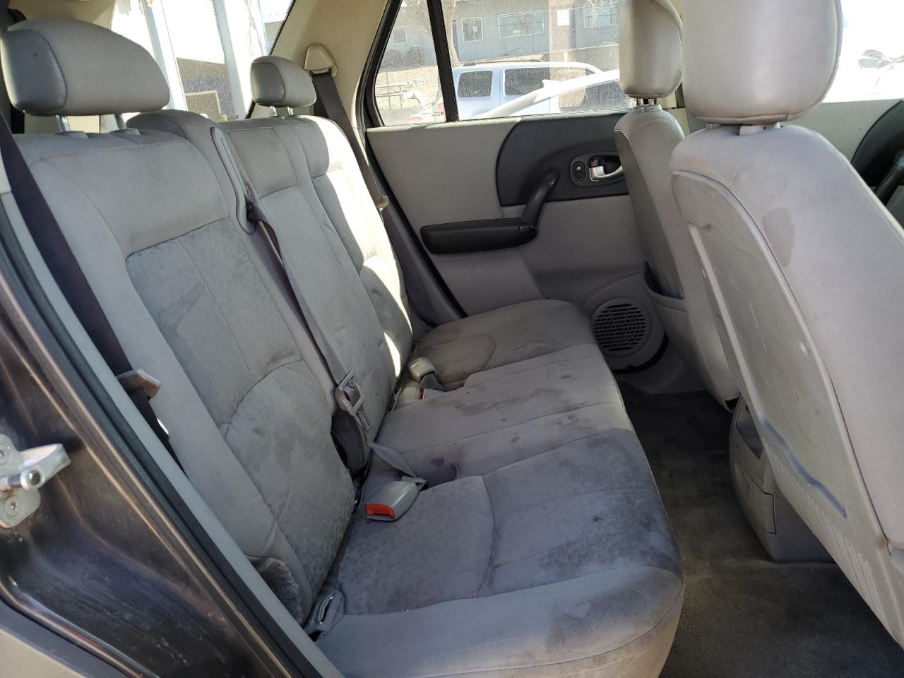 2005 Saturn VUE - Image 11
