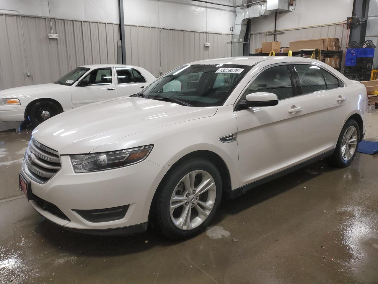 2015 Ford Taurus - Image 1