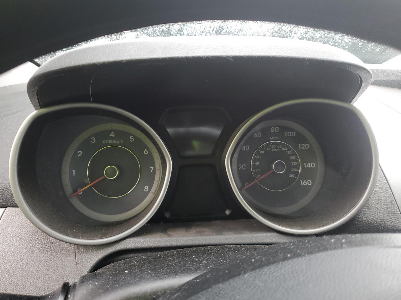 2013 Hyundai Elantra - Image 9