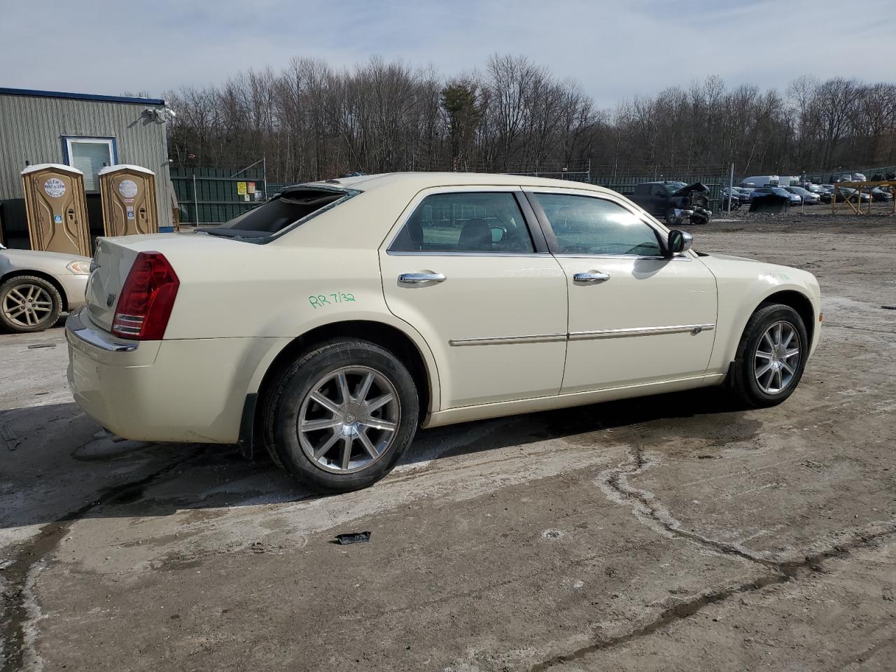 2010 Chrysler 300 - Image 3