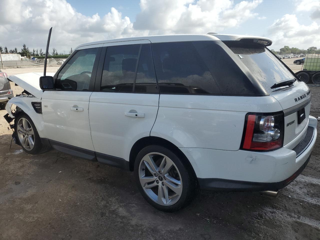 2013 Land Rover Range Rover - Image 2