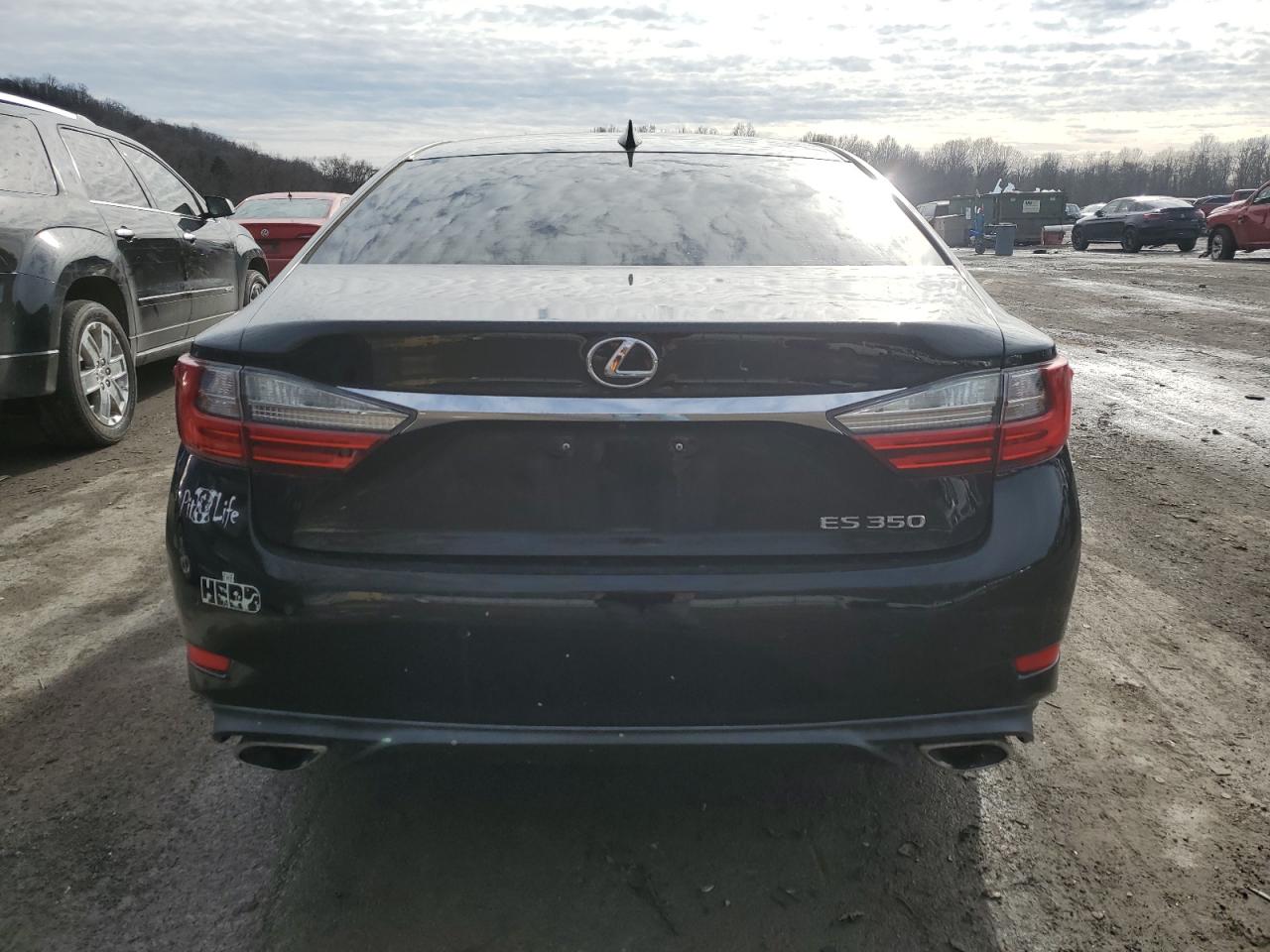 2016 Lexus ES - Image 6