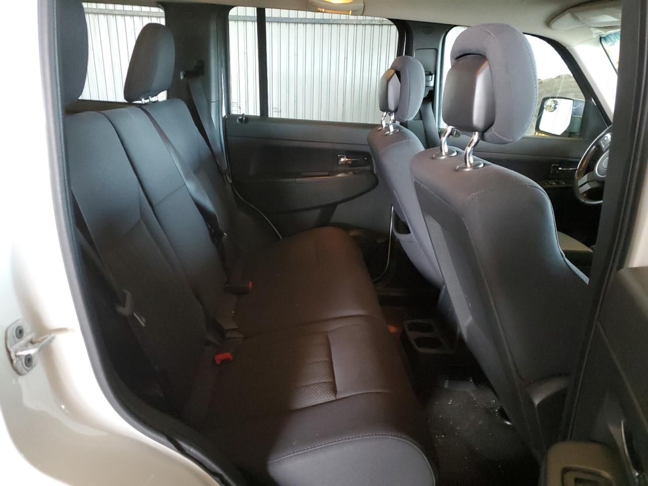 2011 Jeep Liberty (North America) - Image 11