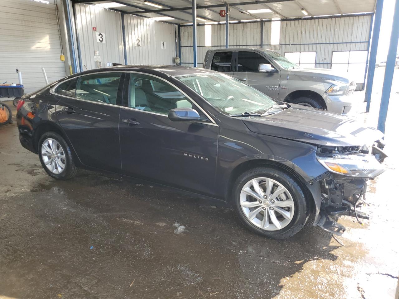 2023 Chevrolet Malibu - Image 4
