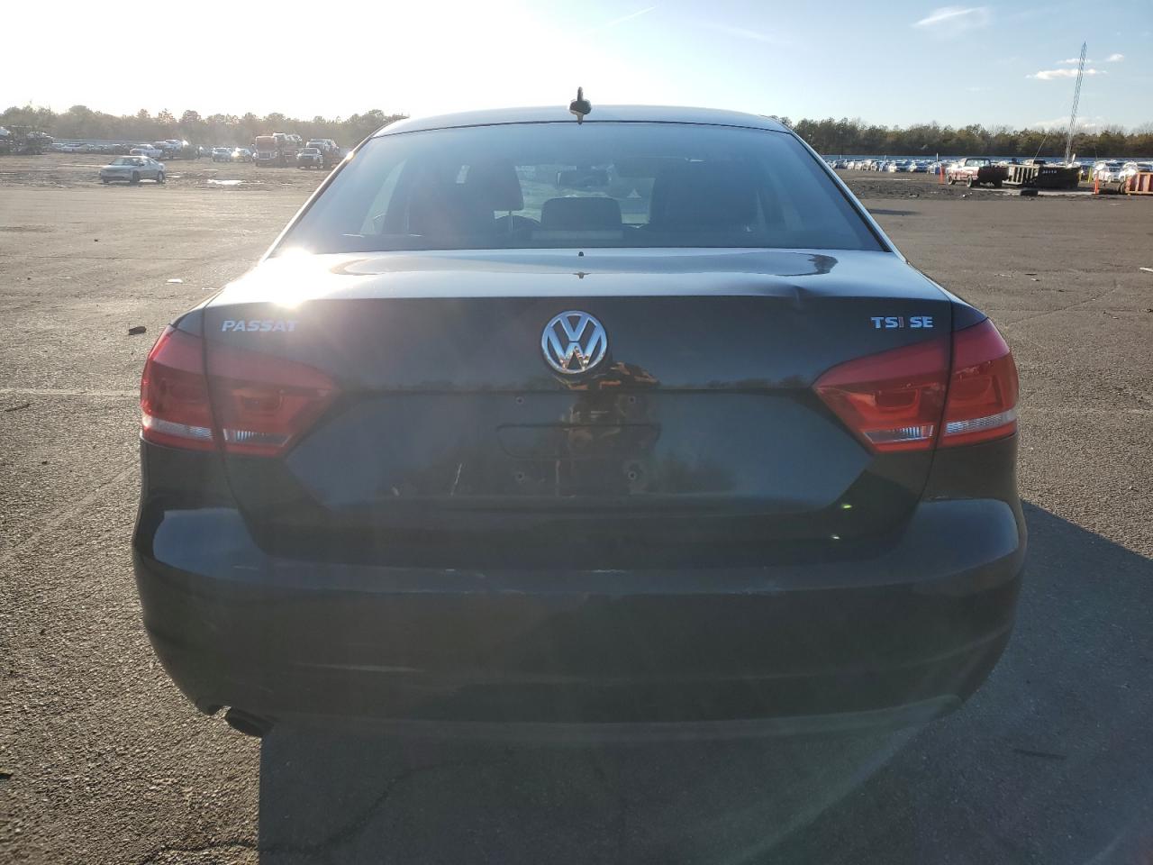 2014 Volkswagen Passat - Image 6
