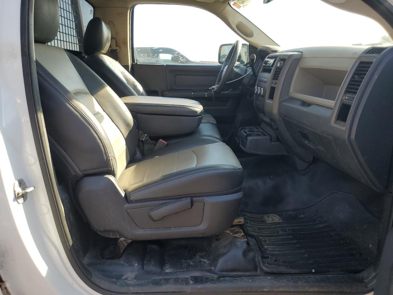 2012 Dodge RAM - Image 10
