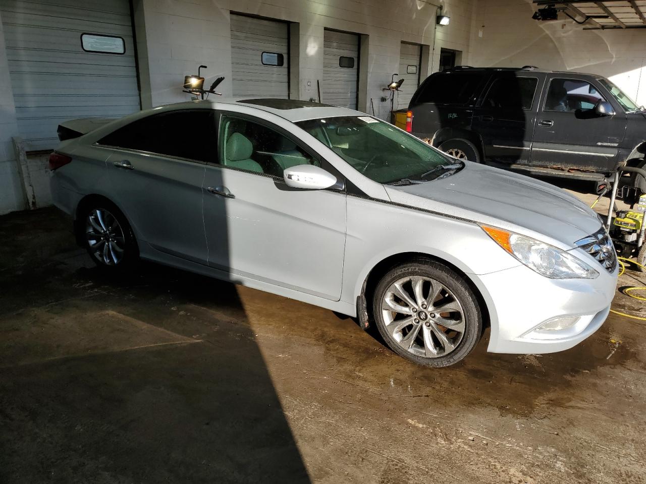 2011 Hyundai Sonata - Image 4