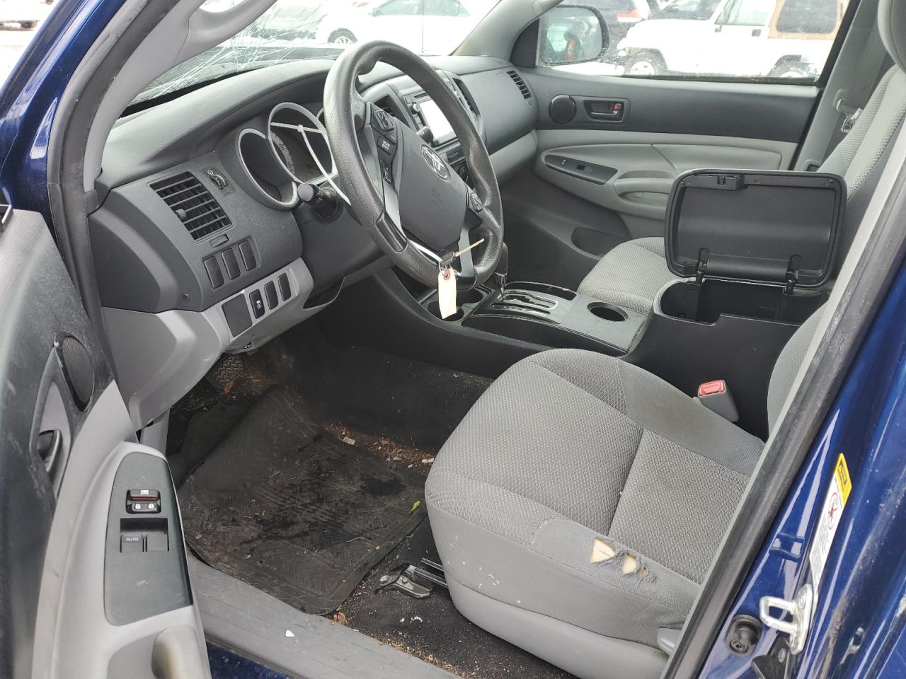 2015 Toyota Tacoma - Image 7