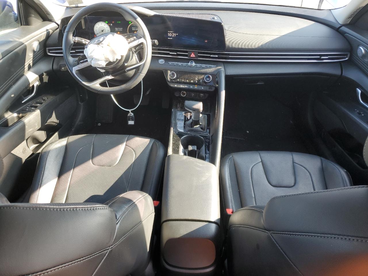 2023 Hyundai Elantra - Image 8