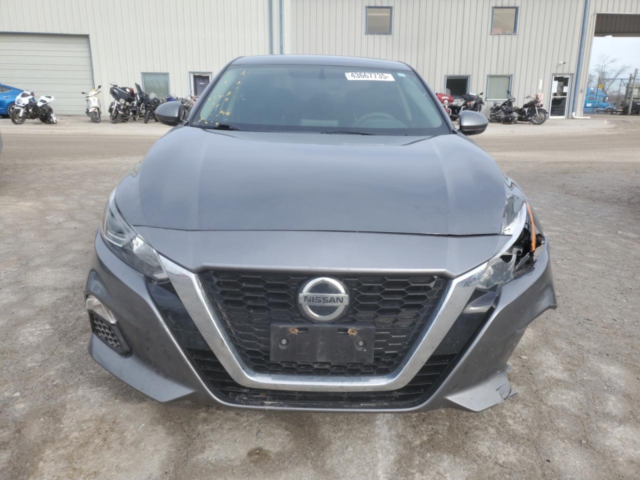 2019 Nissan Altima - Image 5